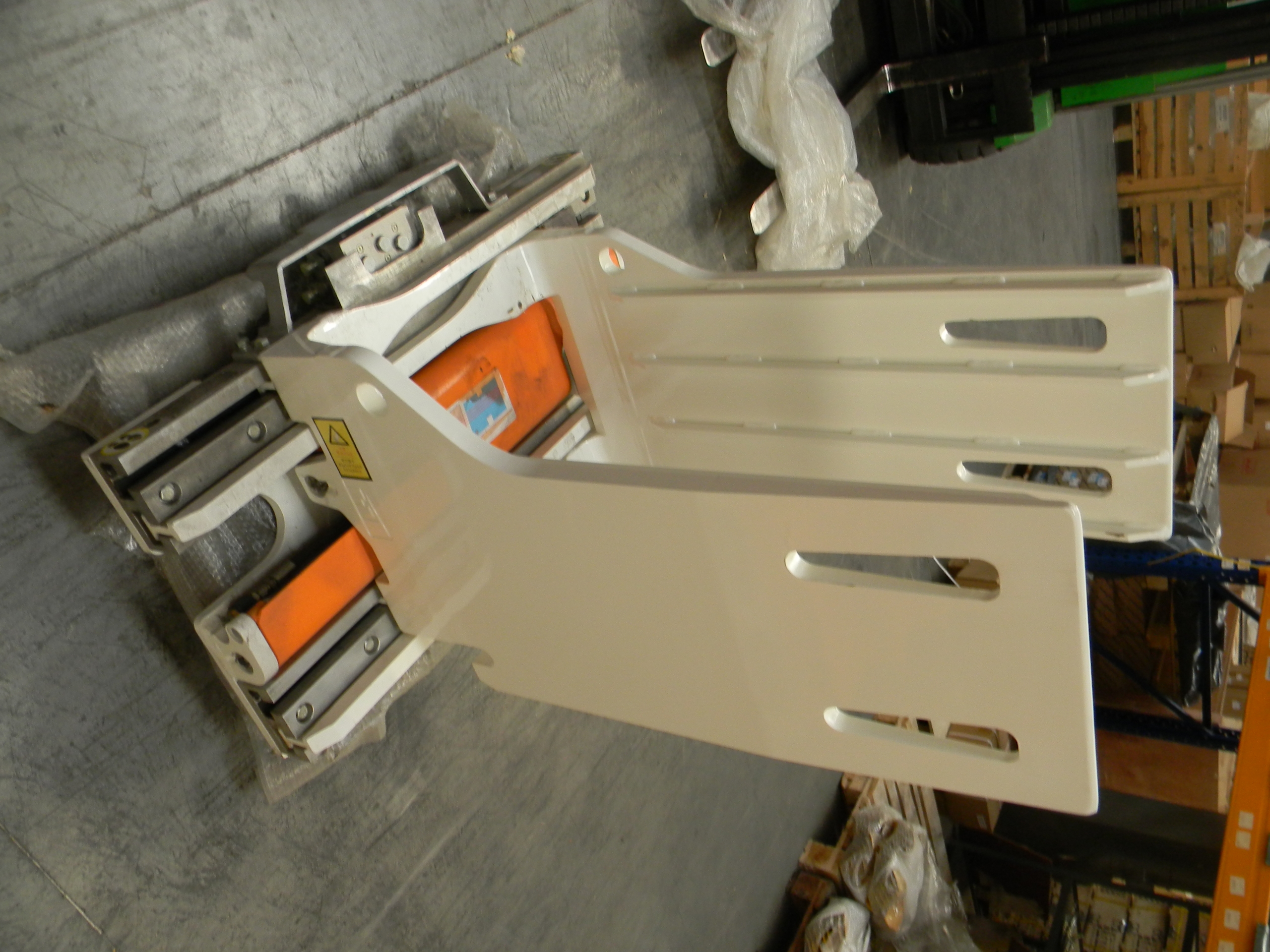 5C944114.jpg